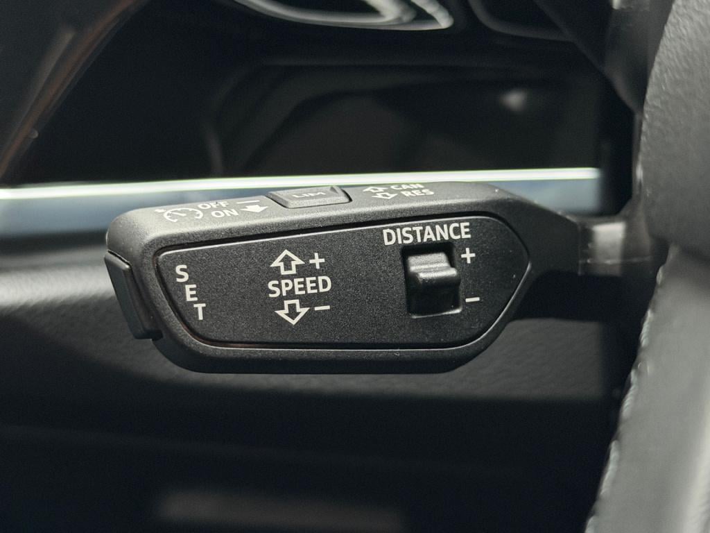 Audi Q3 35 tfsi 150pk s-tronic s-line | alcantara | keyless | dode hoek | e