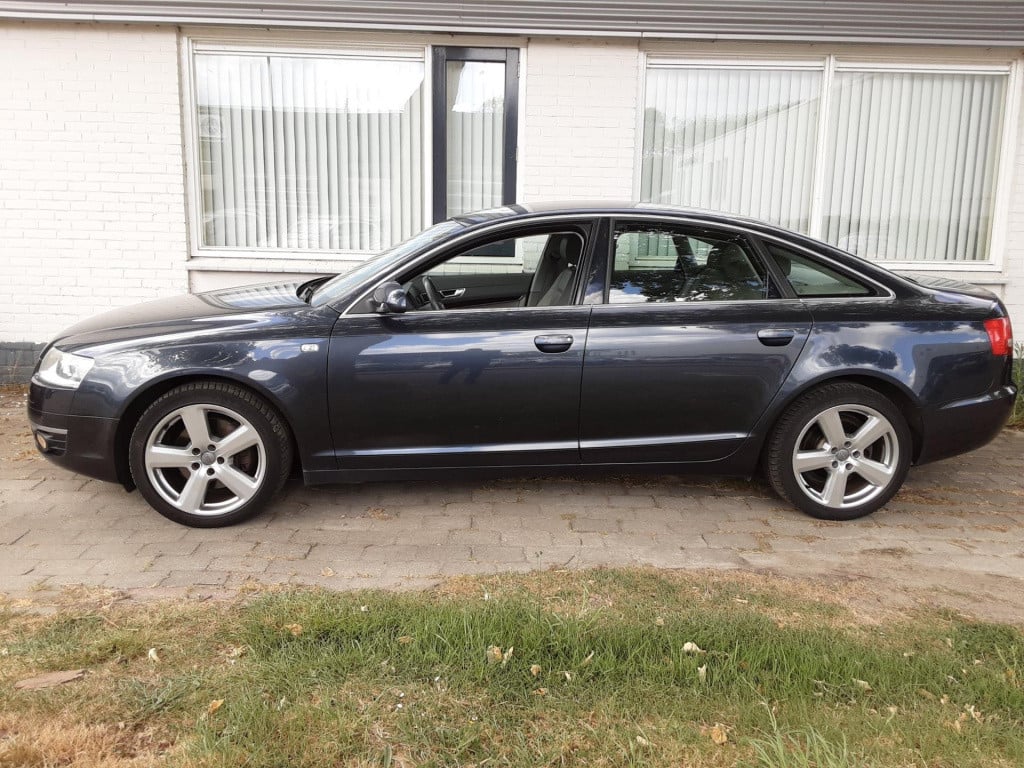 Audi A6 limousine 3.2 fsi quattro edition