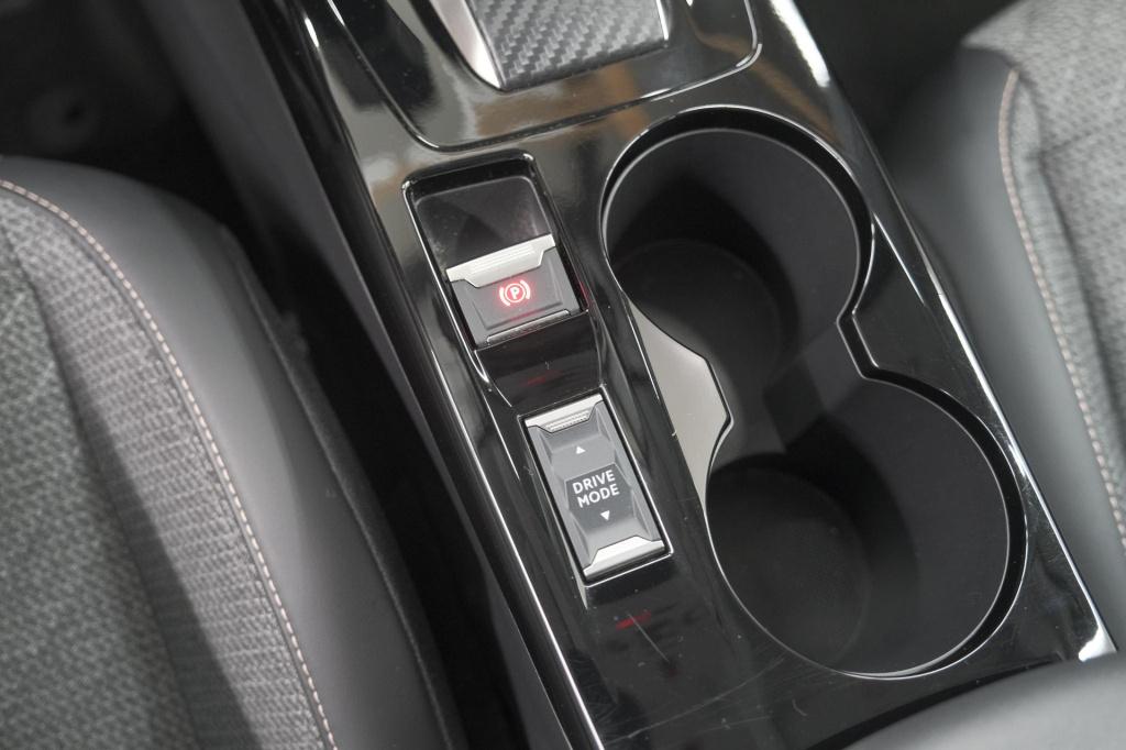 Peugeot 208 1.2 hybrid 110 e-dcs6 allure | climate control | apple carplay 