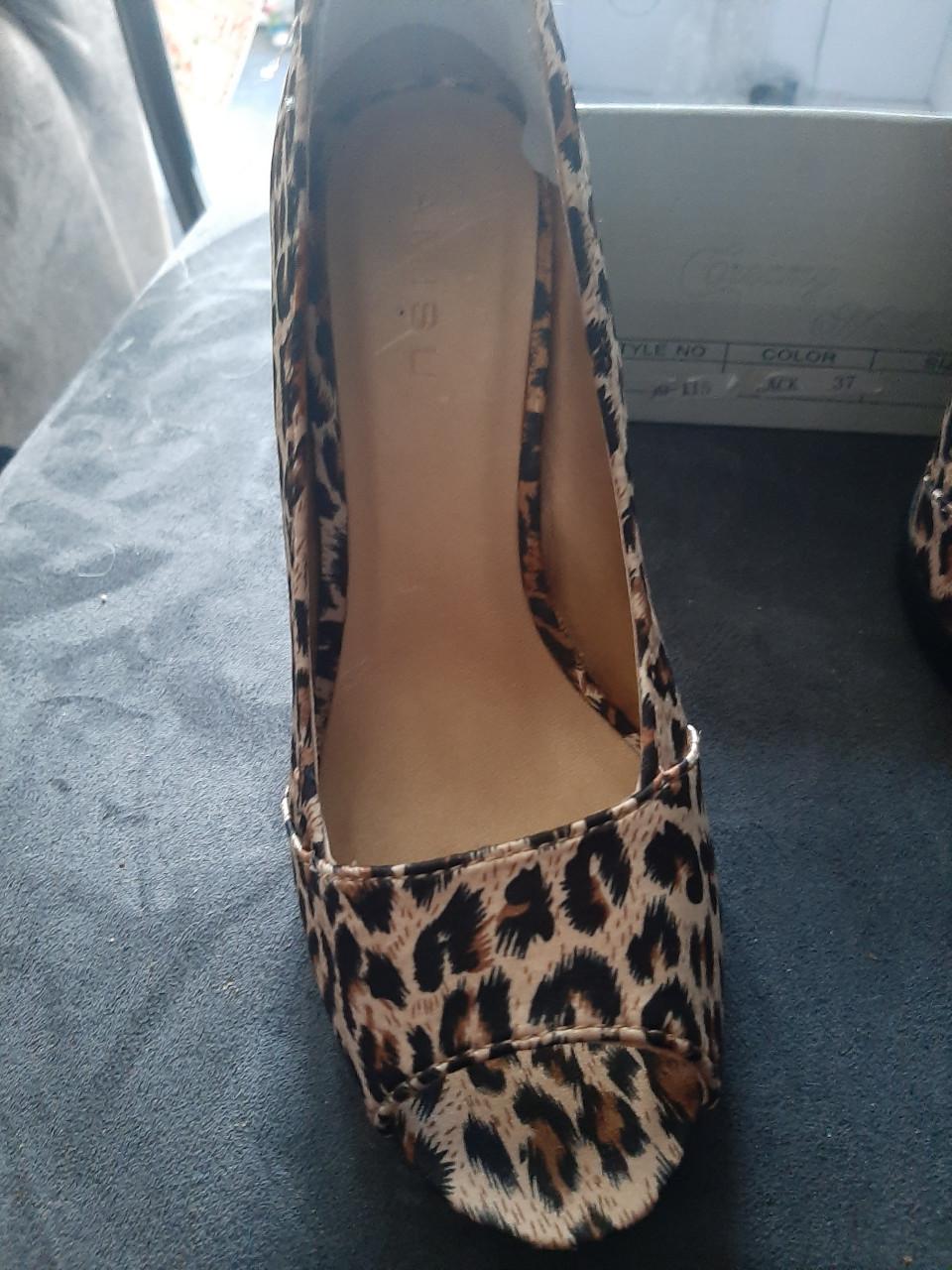 Mooie tijgerprint schoenen