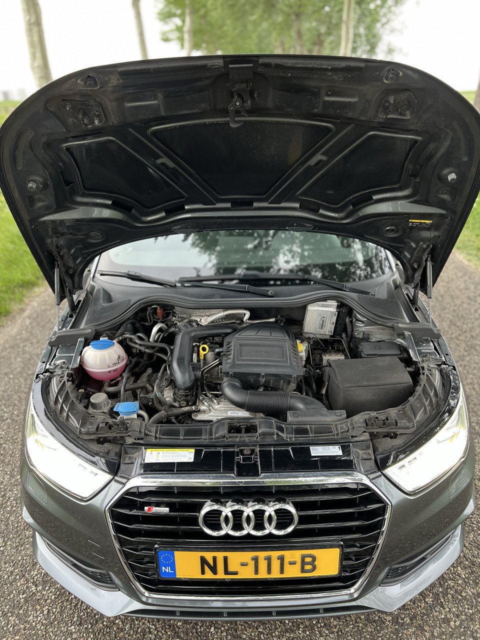 Audi A1 1.0 Tfsi 70KW Sportback 2017 grijs S-line