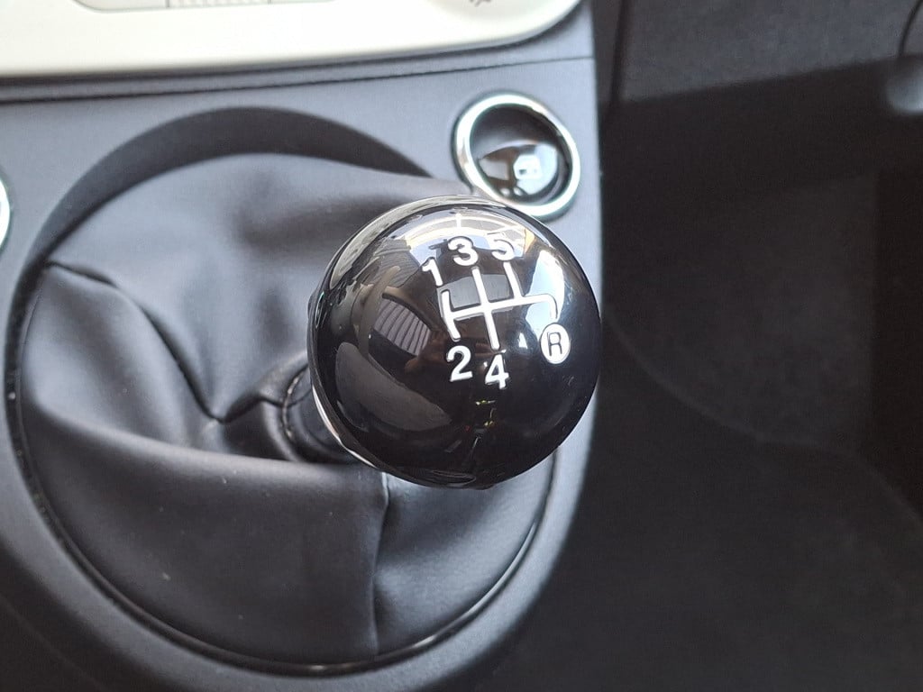 Fiat 500 1.2 lounge | airco | cruise | pano | leder