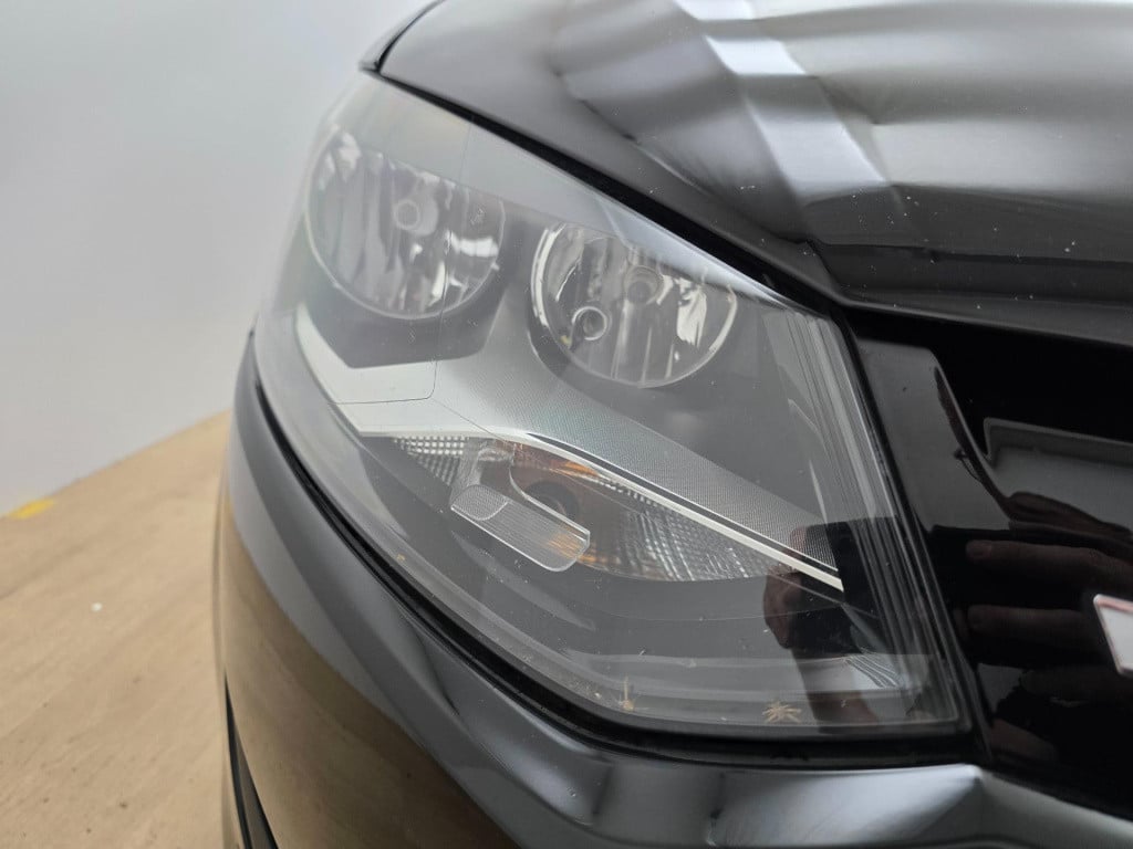 Volkswagen Polo occasion zwart 1.0 bluemotion uitvoering dus extra zuinig! 