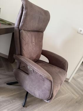 2 verstelbare relaxstoelen