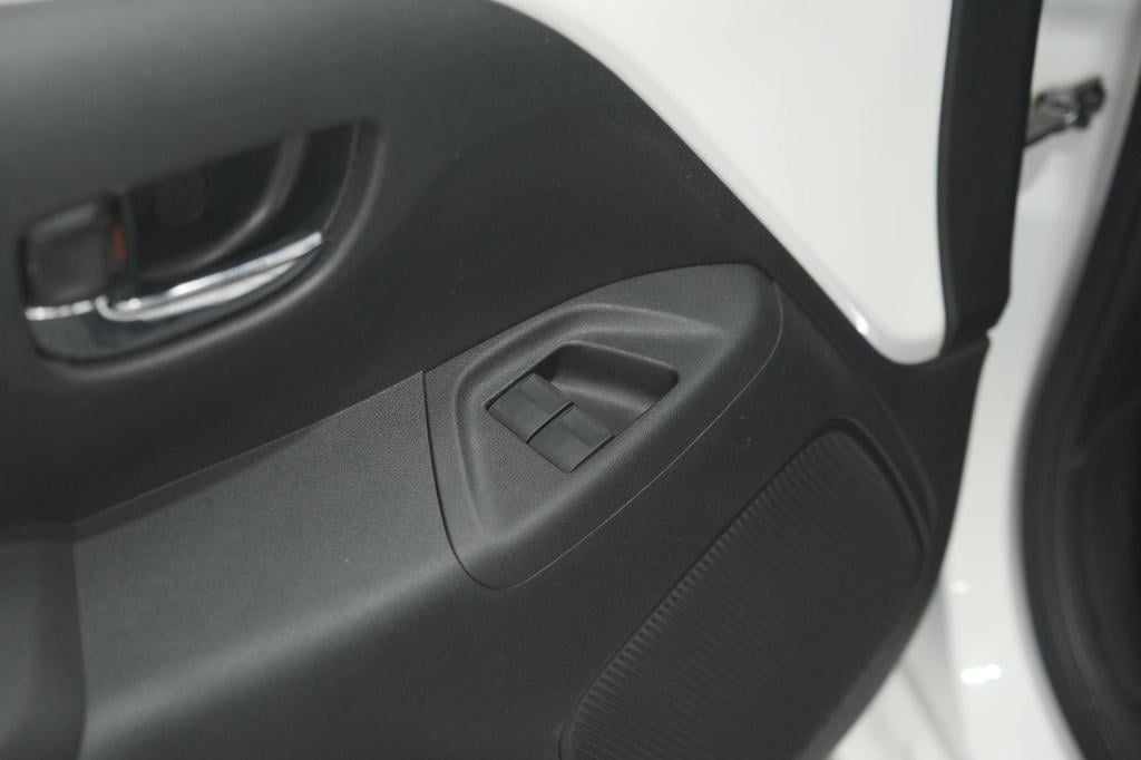Peugeot 108 1.0 e-vti allure top! | elektrisch vouwdak | camera | navigatie