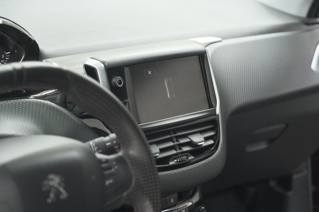 Peugeot 208 puretech 110 gt-line | apple carplay | parkeersensoren | climat