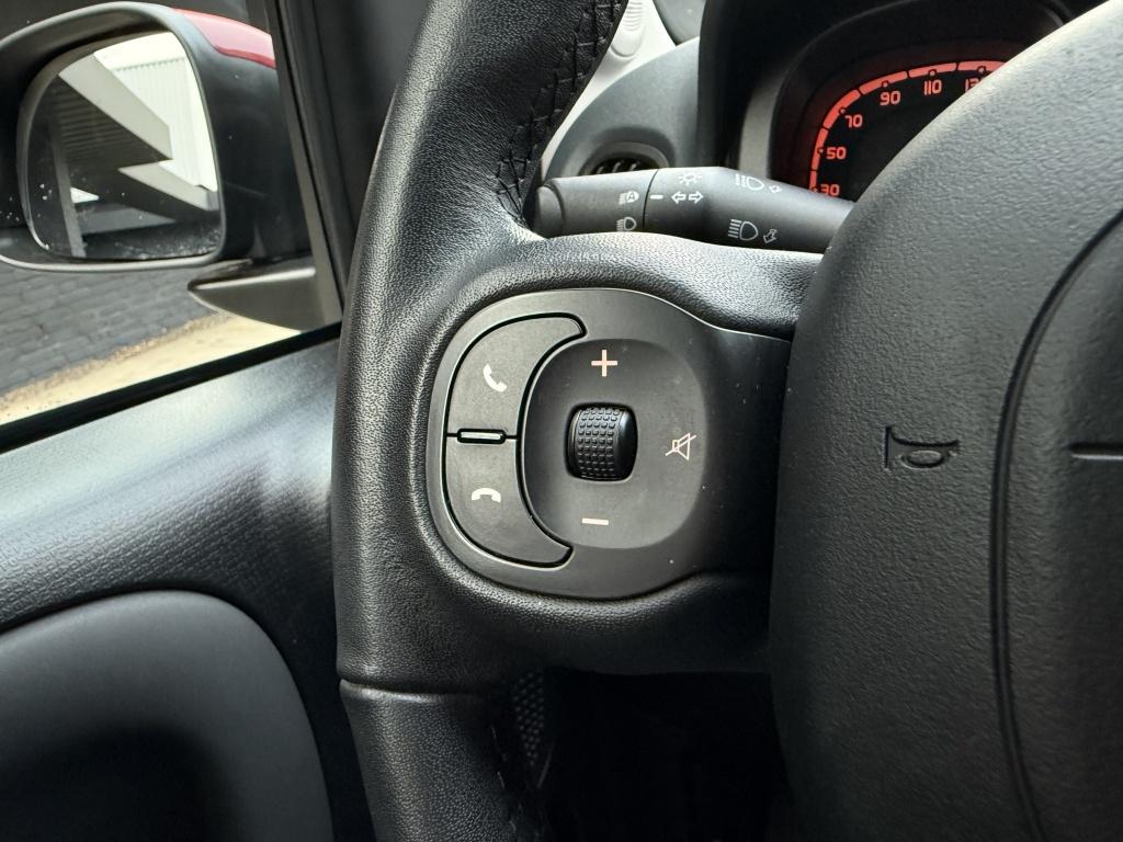 Fiat Panda 1.0 hybrid red cross // carplay , android auto //