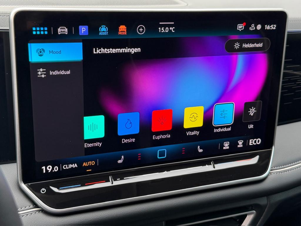 Volkswagen Tiguan 1.5 ehybrid elegance 204pk | trekhaak | 360 camera | dode