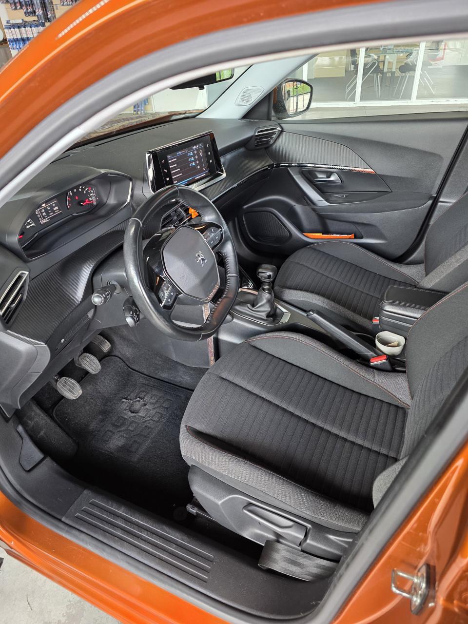 Peugeot 2008 puretech 1.2 2021