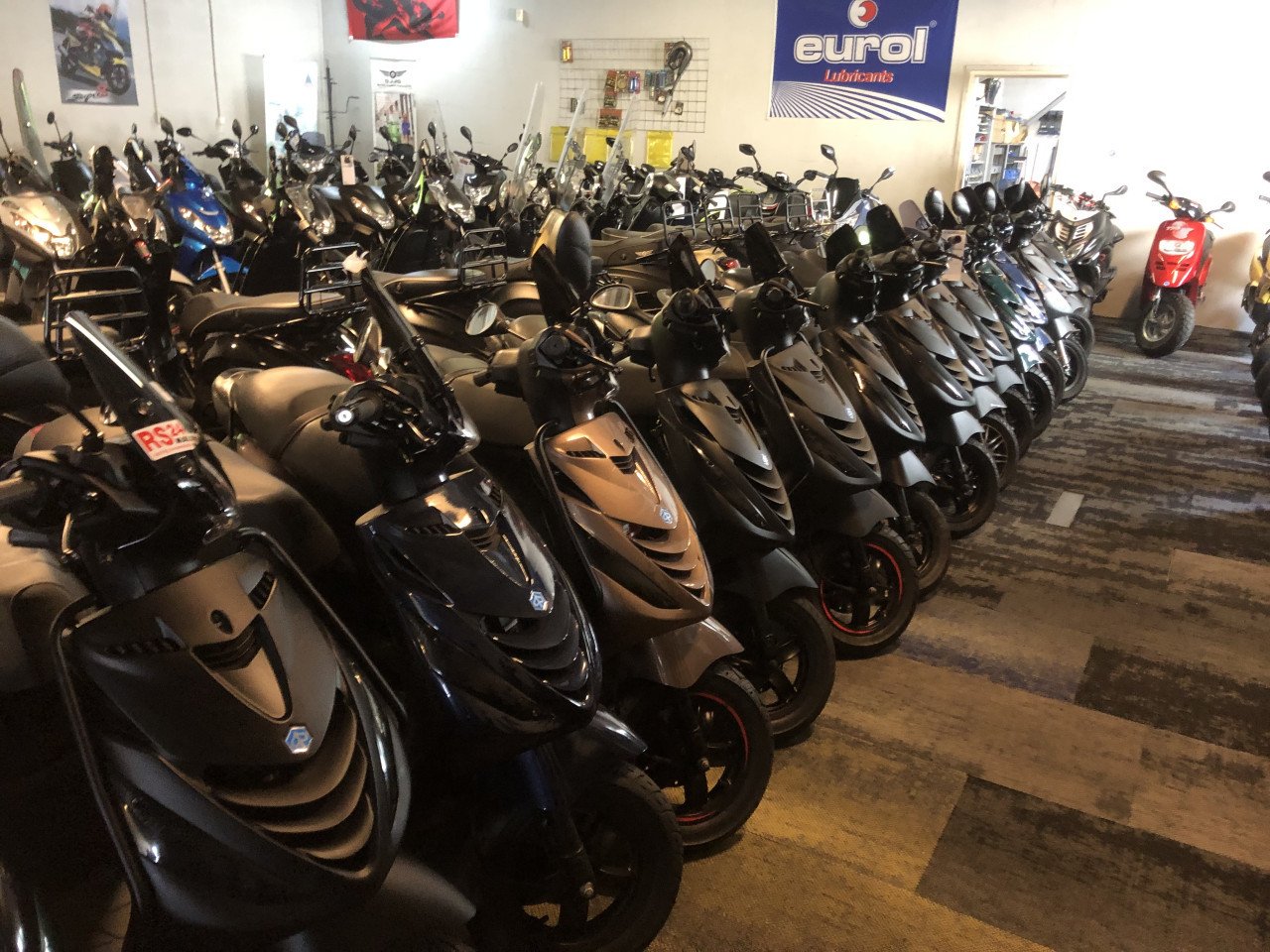 GROOTAANBOD 120X PIAGGIO ZIP VESPA SPRINT AEROX PEUGEOT SPEEDFIGHT KISBEE