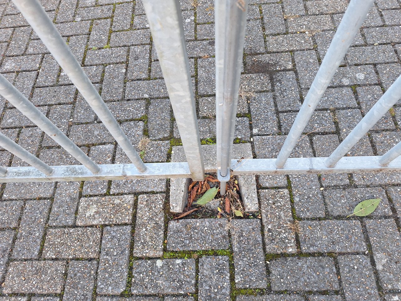 Poort, draaipoort heras gegalvaniseerd ,hek, hekwerk, inrijpoort