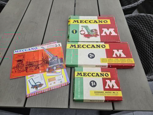 Mooie originele vintage bouwdozen van het merk Meccano, incl boekjes