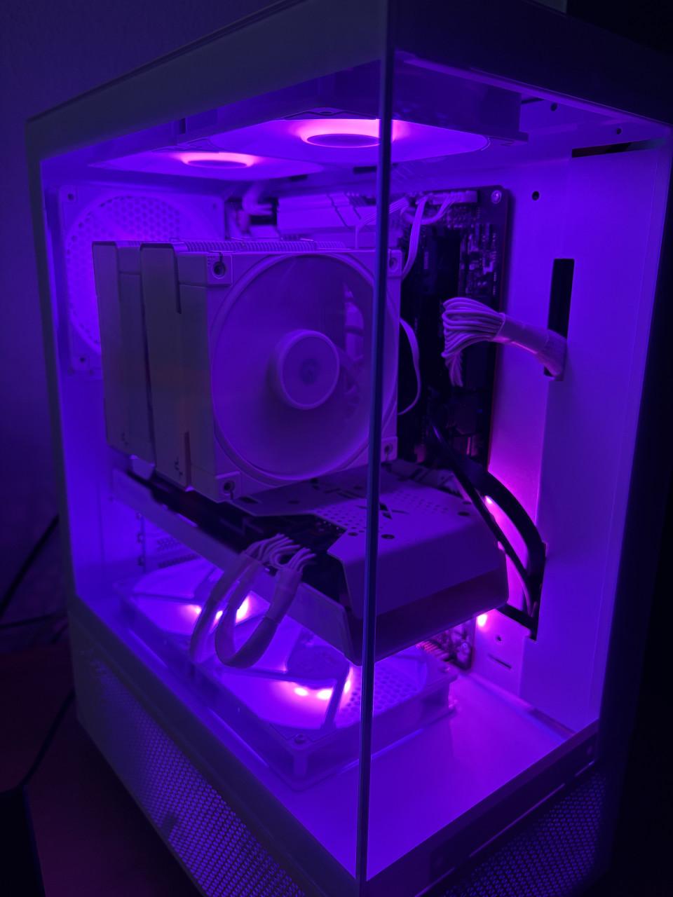 Gaming PC Ryzen 7 9700X | RX 7800 XT
