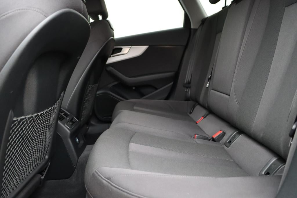 Audi A4 avant 35 tfsi launch edition business 150pk s-tronic