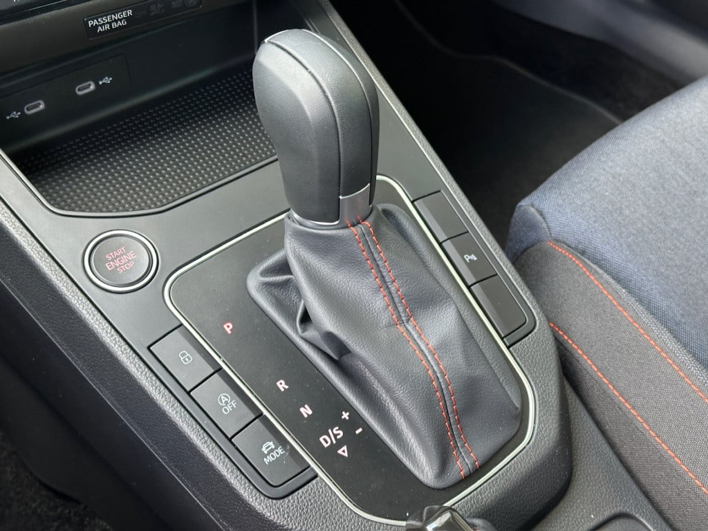 Seat Ibiza 1.0 ecotsi 116pk dsg fr | led | 18 inch | camera | carplay | ada