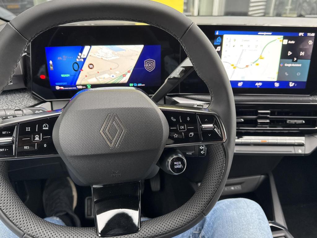 Renault Clio new 1.8 hybrid 160 techno pack première, direct leverbaar!!