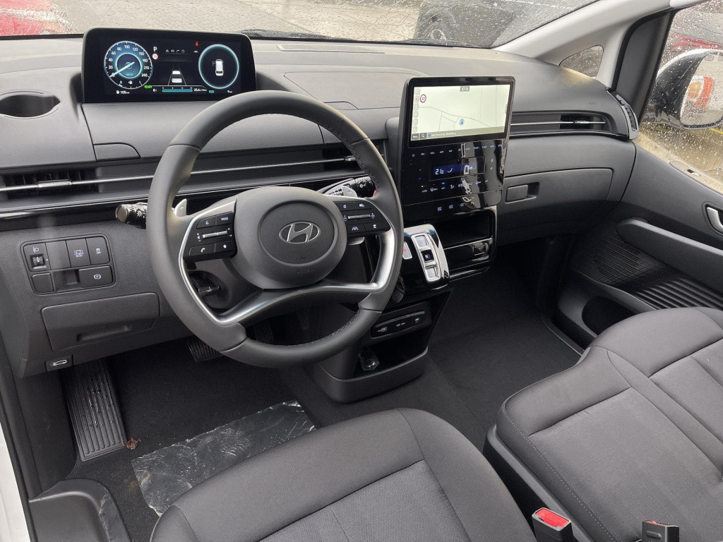Hyundai Staria 1.6 t-gdi hev