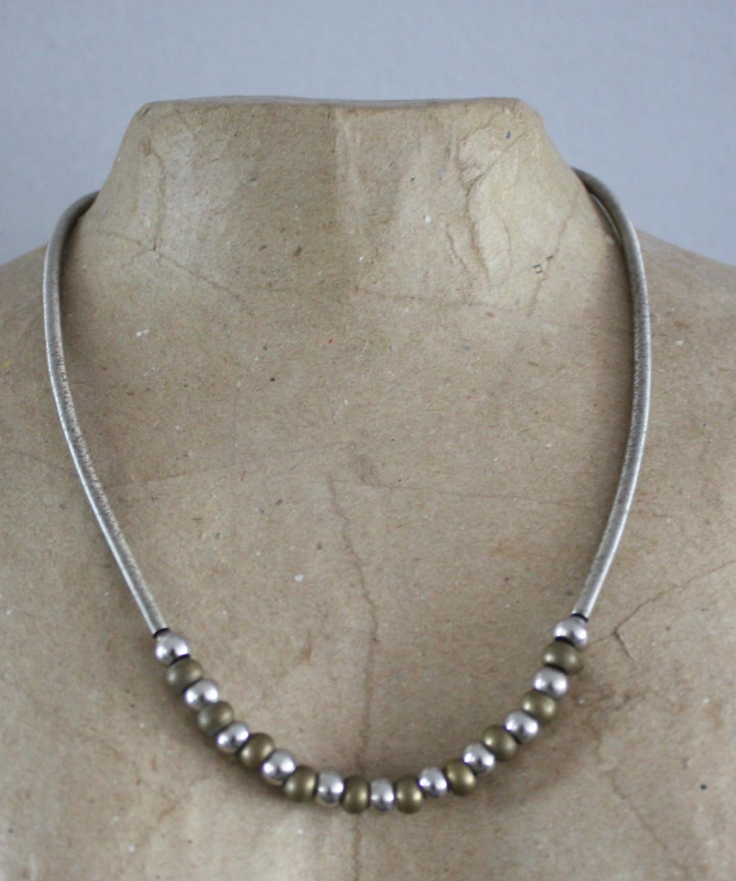 Zilveren ketting met bruine kralen