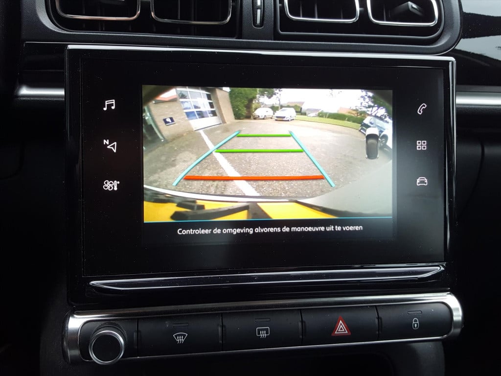 Citroen C3 shine 1.2 pt-110pk automaat navigatie via apple carplay & androi