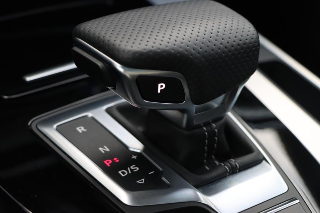 Audi Q5 55 tfsi e s line quattro 367pk s tronic | trekhaak | stoel- en stuu