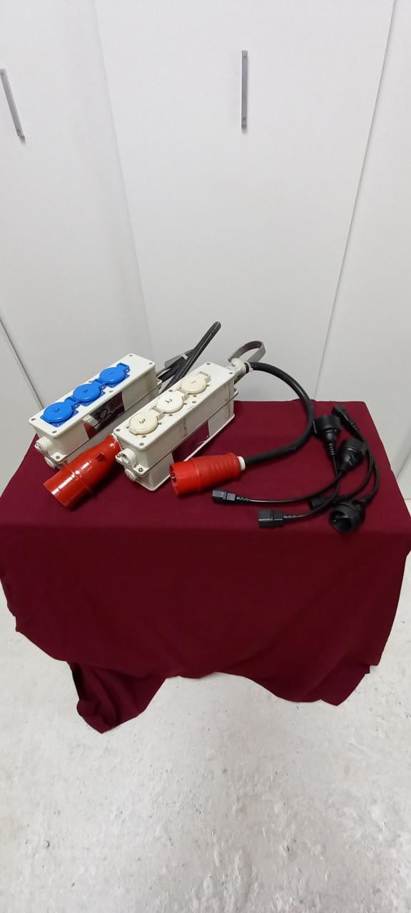 Complete PA-set : 2xHK Linear5 112FA+ hoezen+statieven+ combi kabel