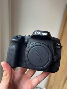 🔥🔥🔥Canon EOS 90D Body zgan🔥🔥🔥