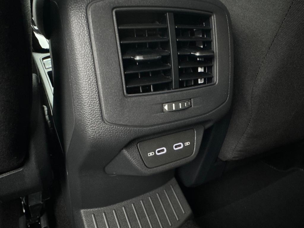 Volkswagen T-roc 1.5 tsi r-line edition * massage * carplay * trekhaak * ca