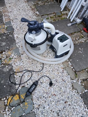 Warmtepomp zwembad met behuizing op maat
