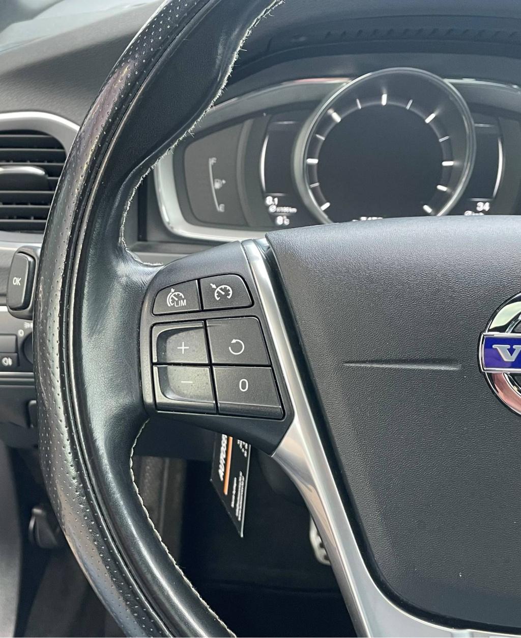 Volvo V60 2.0 d4 r-design automaat | schuifdak | leder | trekhaak