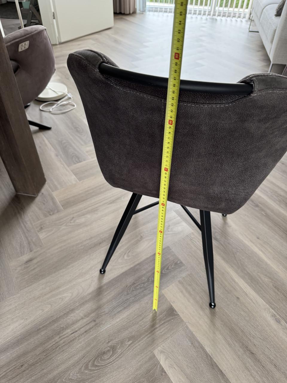 Eettafel met evt 4 stoelen