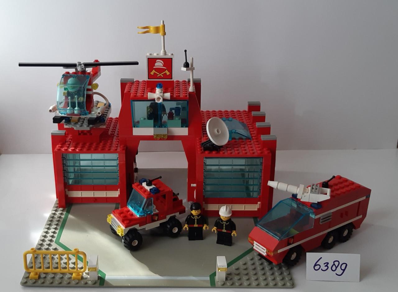 Lego Classic Town 6389: brandweerkazerne + heli, spuitwagen, brandweerauto