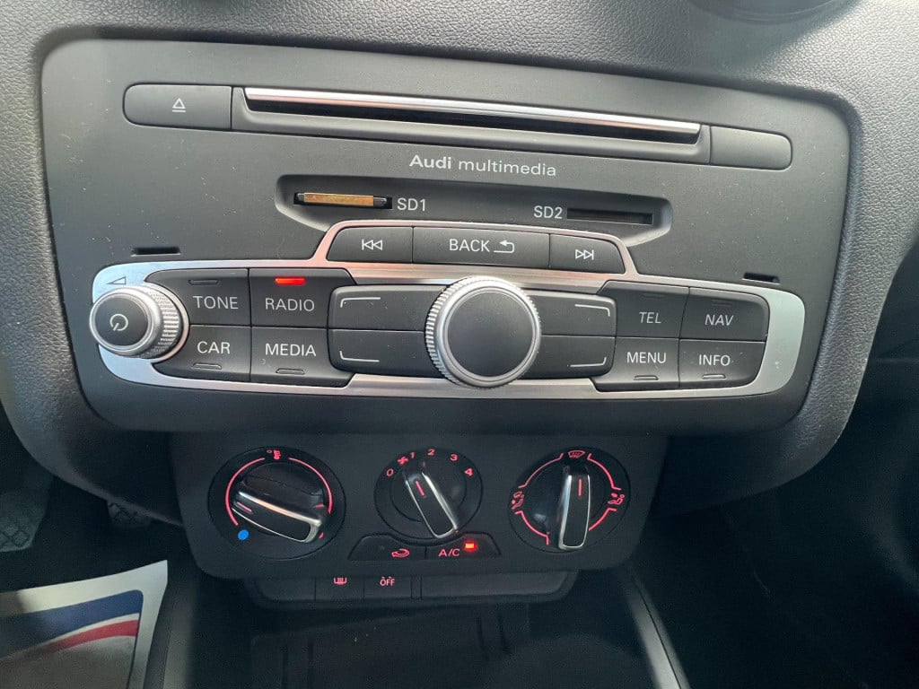 Audi A1 Sportback 1.0 tfsi adrenalin, s-line, navi enz...
