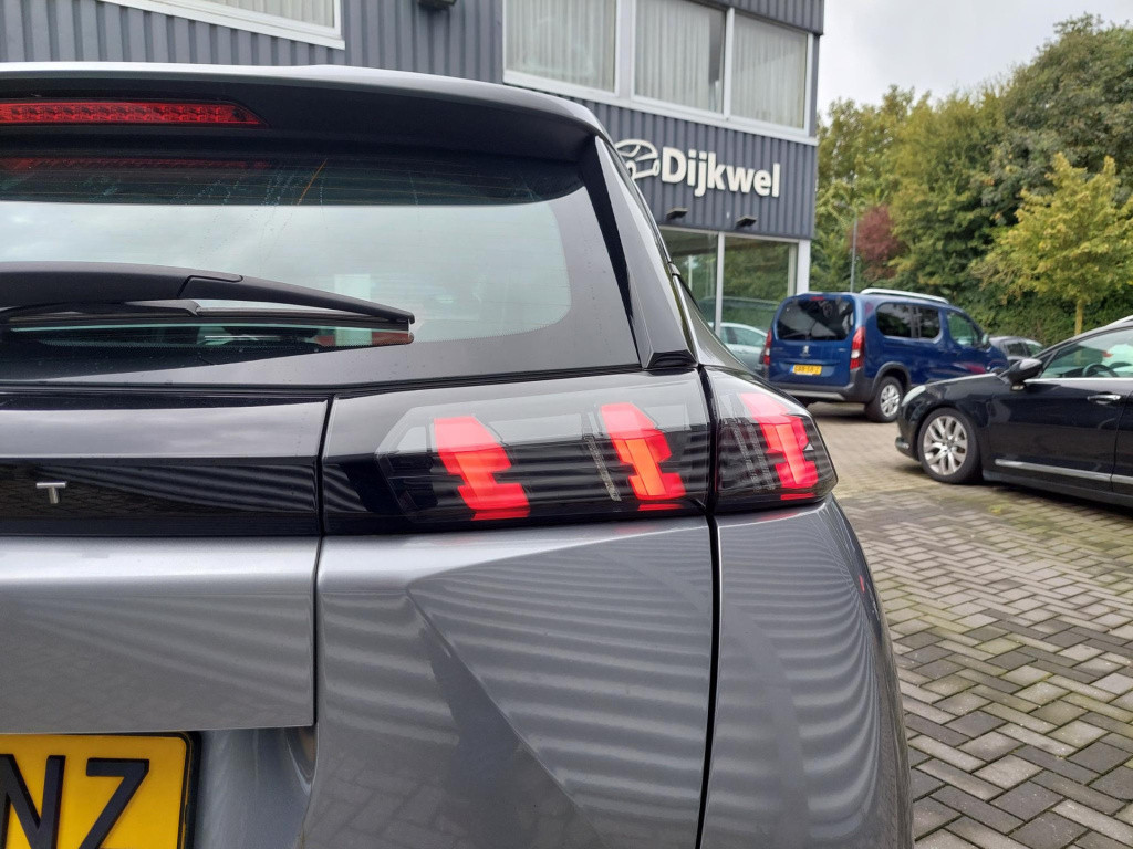 Peugeot 2008 suv 1.2 130 eat8 automaat active pack nav/cam