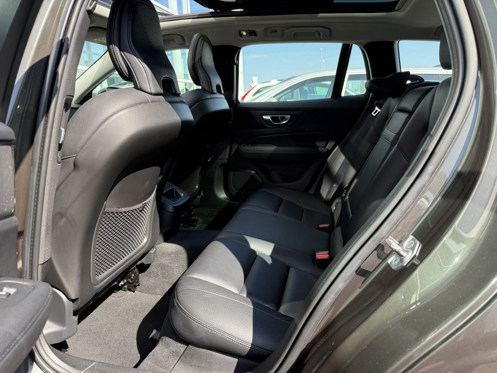Volvo V60 b3 163pk inscription| panodak| adap.cruise| camera| leder| h&k s