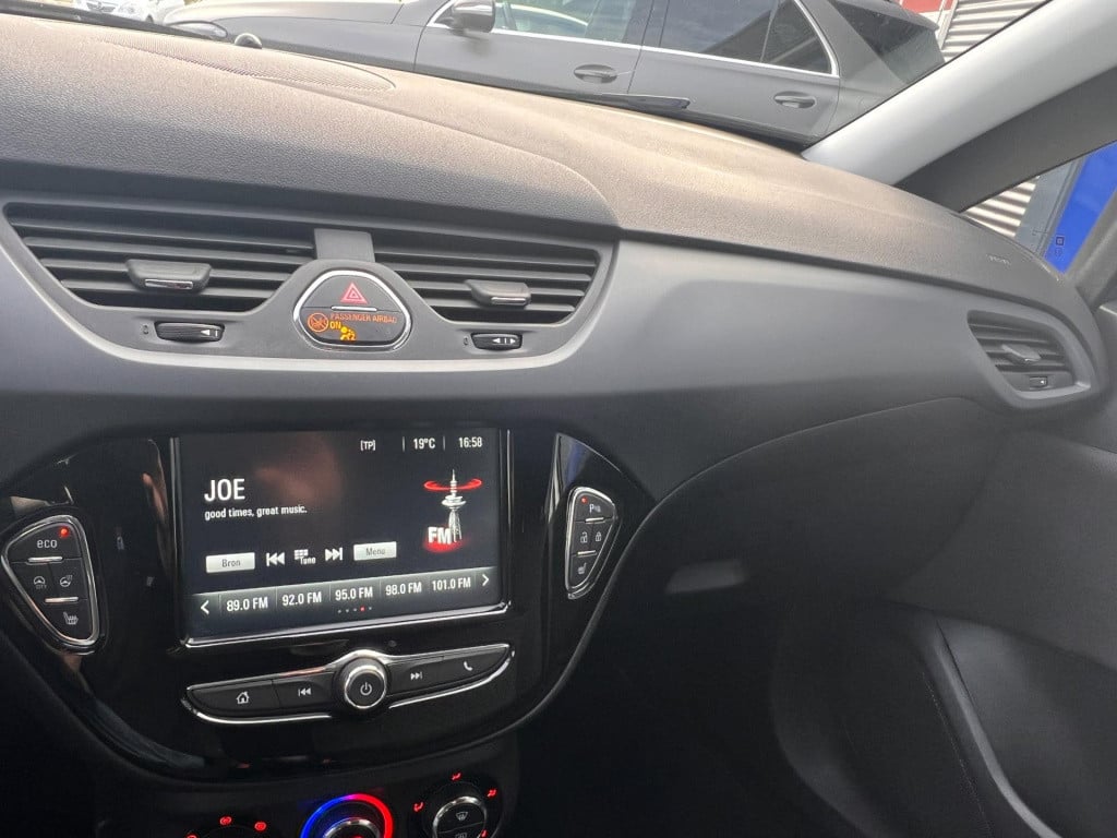 Opel Corsa 1.4 120 jaar edition, carplay, trekhaak enz. enz...