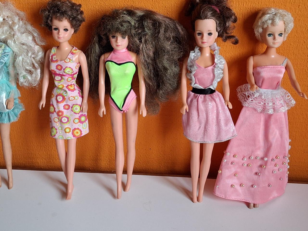 Betty Teen Tong Barbies 8 stuks