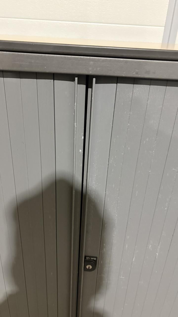 Stalen kast ahrend roldeurkast