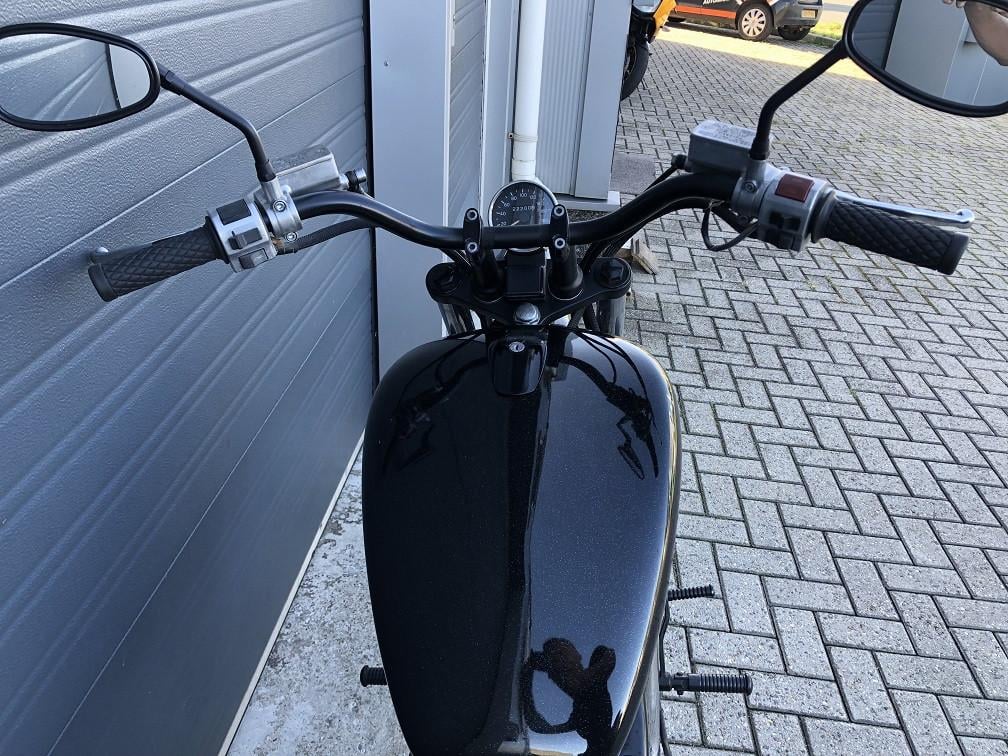 Custombuild Suzuki VS1400, monozit, sidemount, forwardcontr, zo mee €1995,-