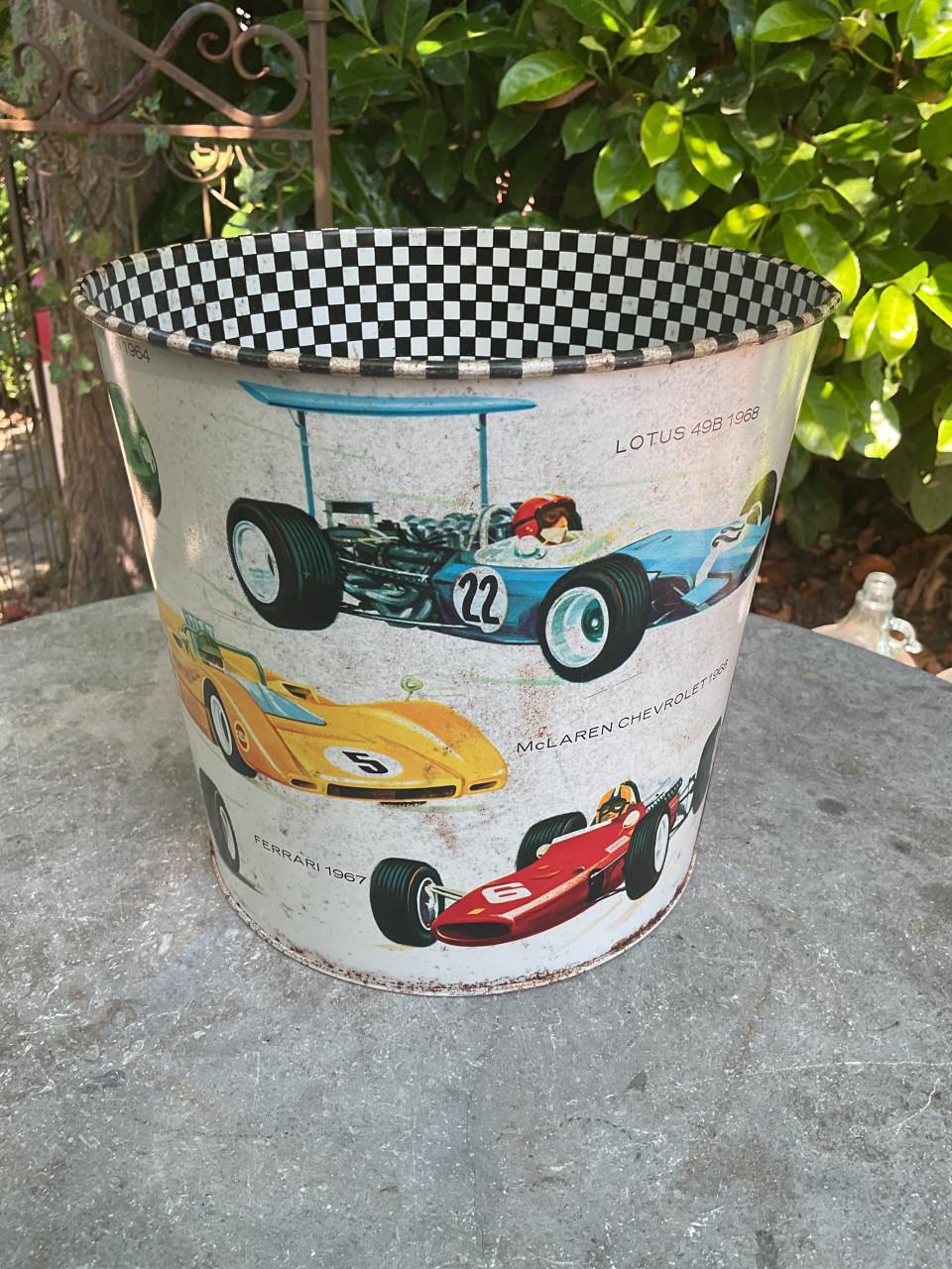 Vintage prullenbak ( racewagens )