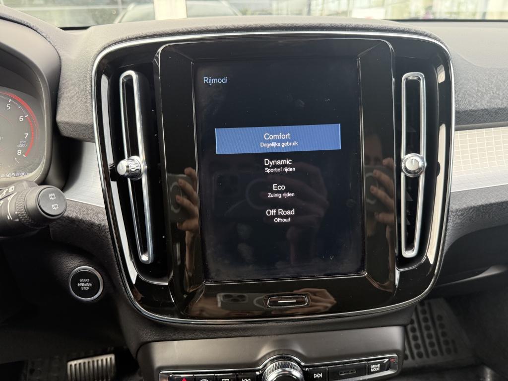 Volvo XC40 t2 129pk aut8 momentum pro| adap.cruise| camera| standkachel| st