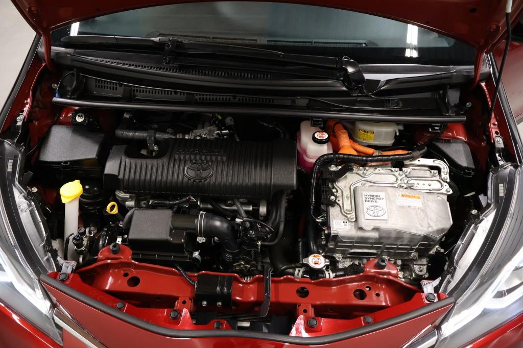 Toyota Yaris 1.5 hyb. bi-tone