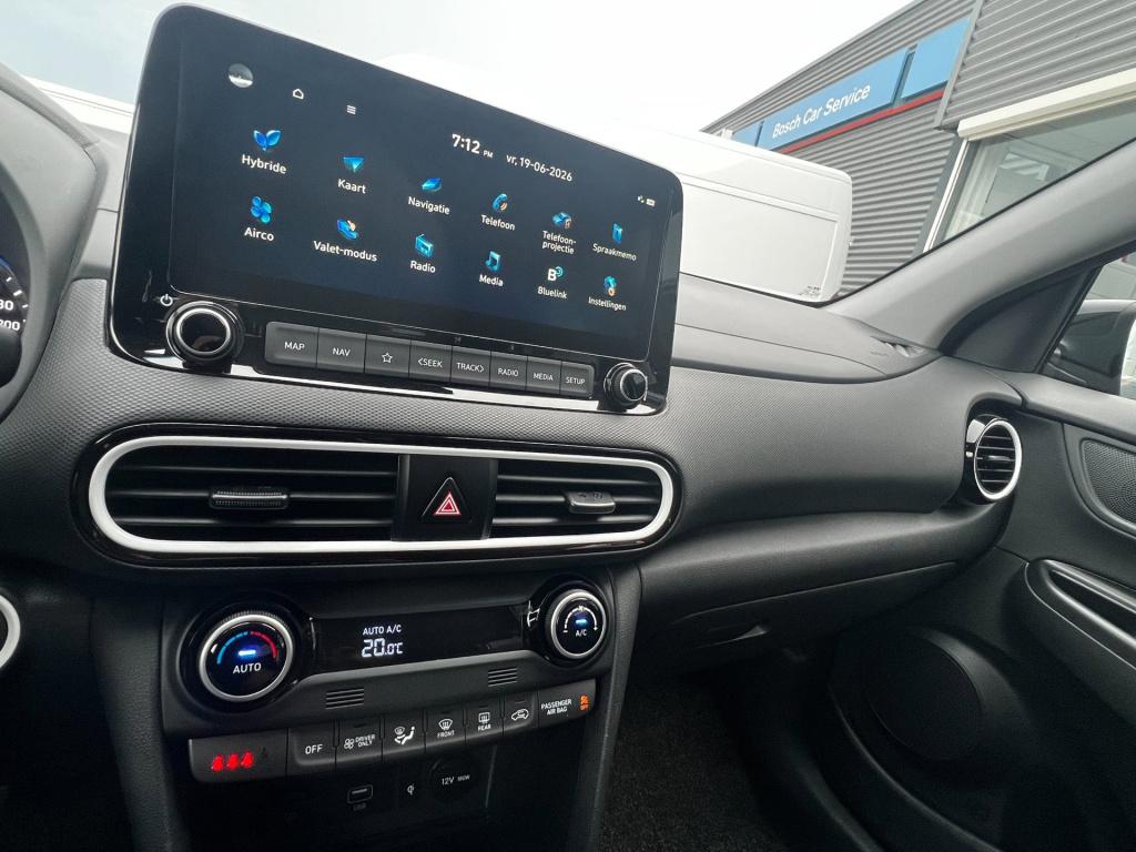 Hyundai Kona 1.6 gdi hev premium two tone, leer, camera, head up display en