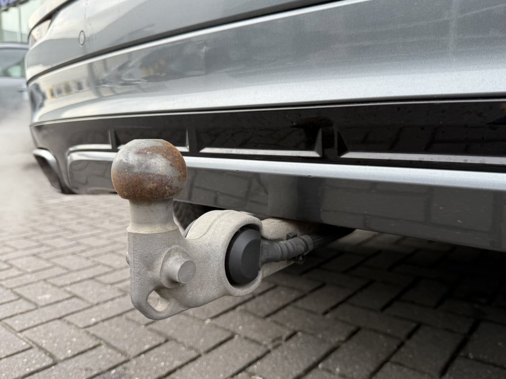 Volvo XC60 t8 390pk recharge r-design| panodak| luchtvering| trekhaak| came