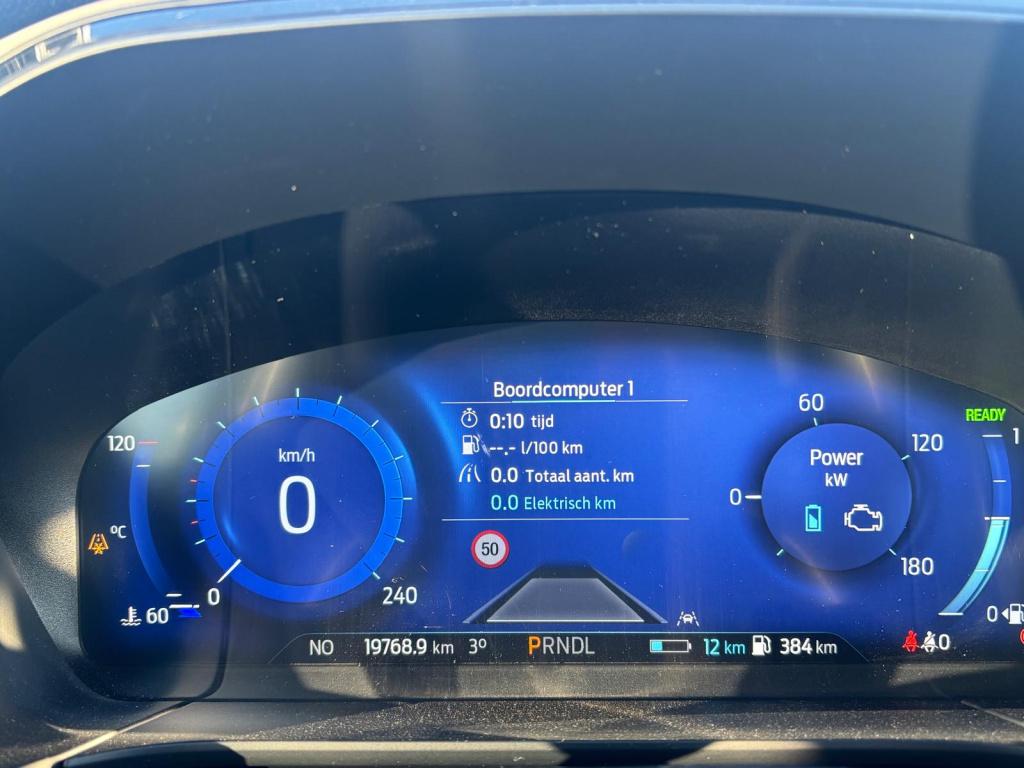 Ford Kuga 2.5 phev e-cvt 225pk st-line x , pano dak , adaptive cc , voorrui