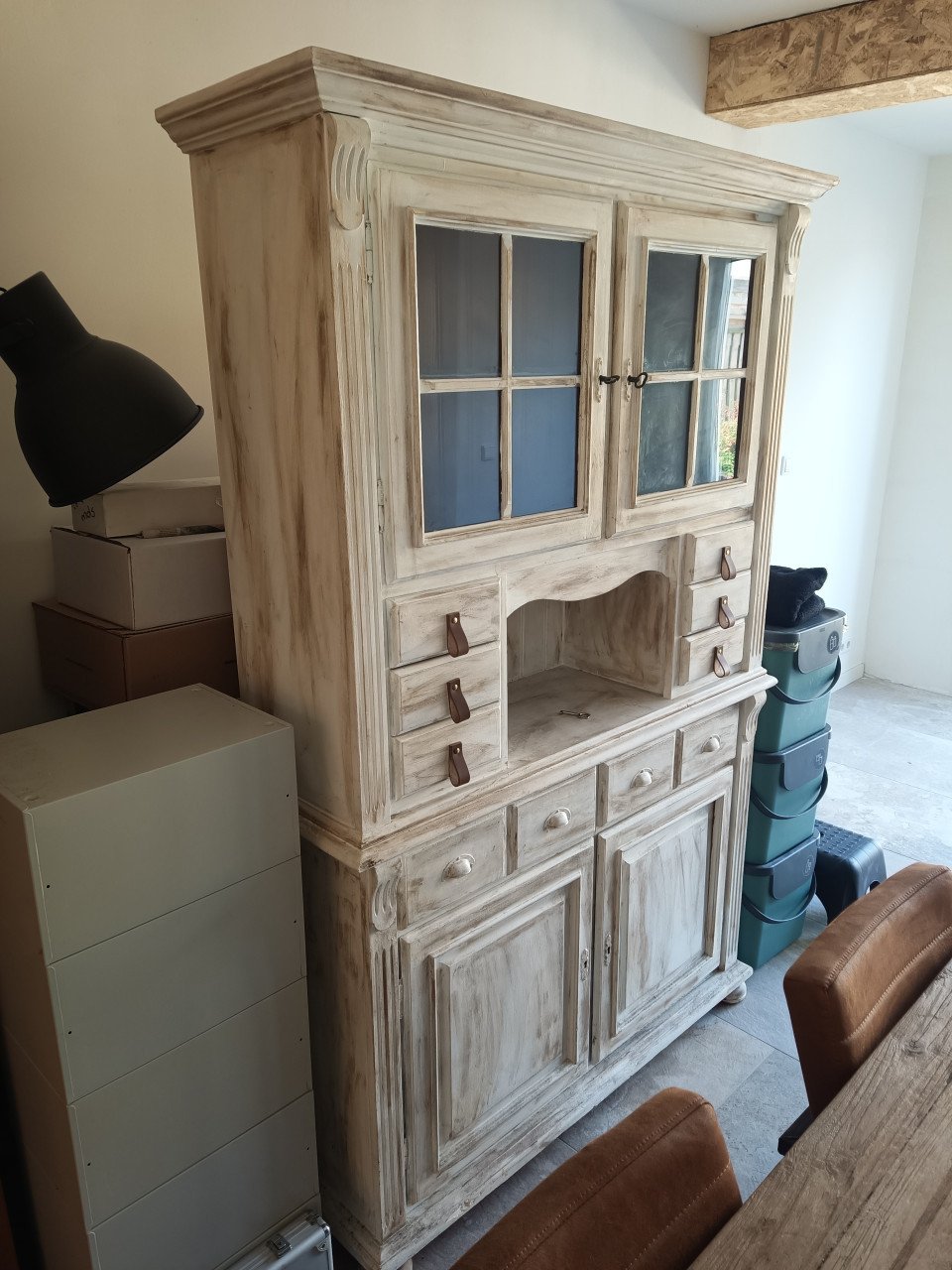 Witte servies kast
