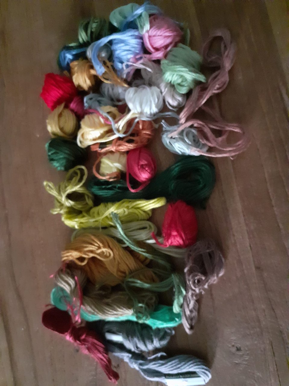 NIEUWE borduurzijde - ALLERLEI KLEUREN 66 stuks + restjes !!