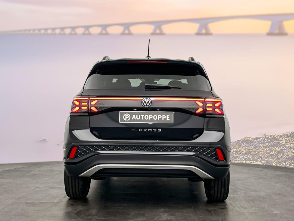 Volkswagen T-cross r-line-edition 1.5 110 kw / 150 pk tsi suv 7 versn