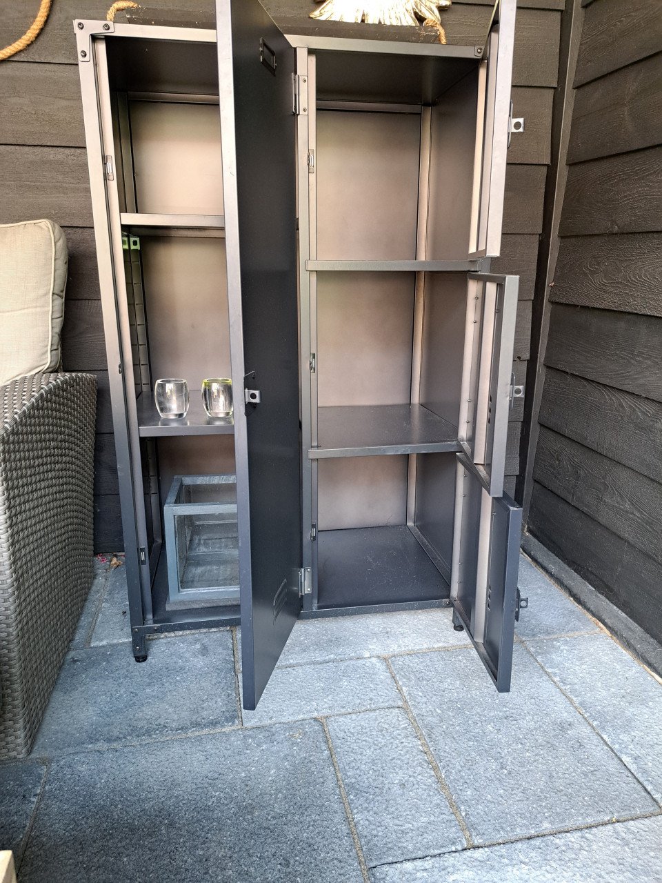 Kast