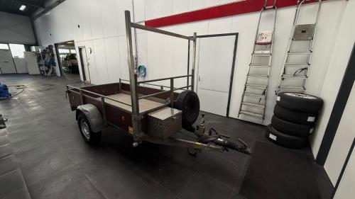 Hapert aanhangwagen 1.000 kg | Stevige plateauwagen met rekopbouw