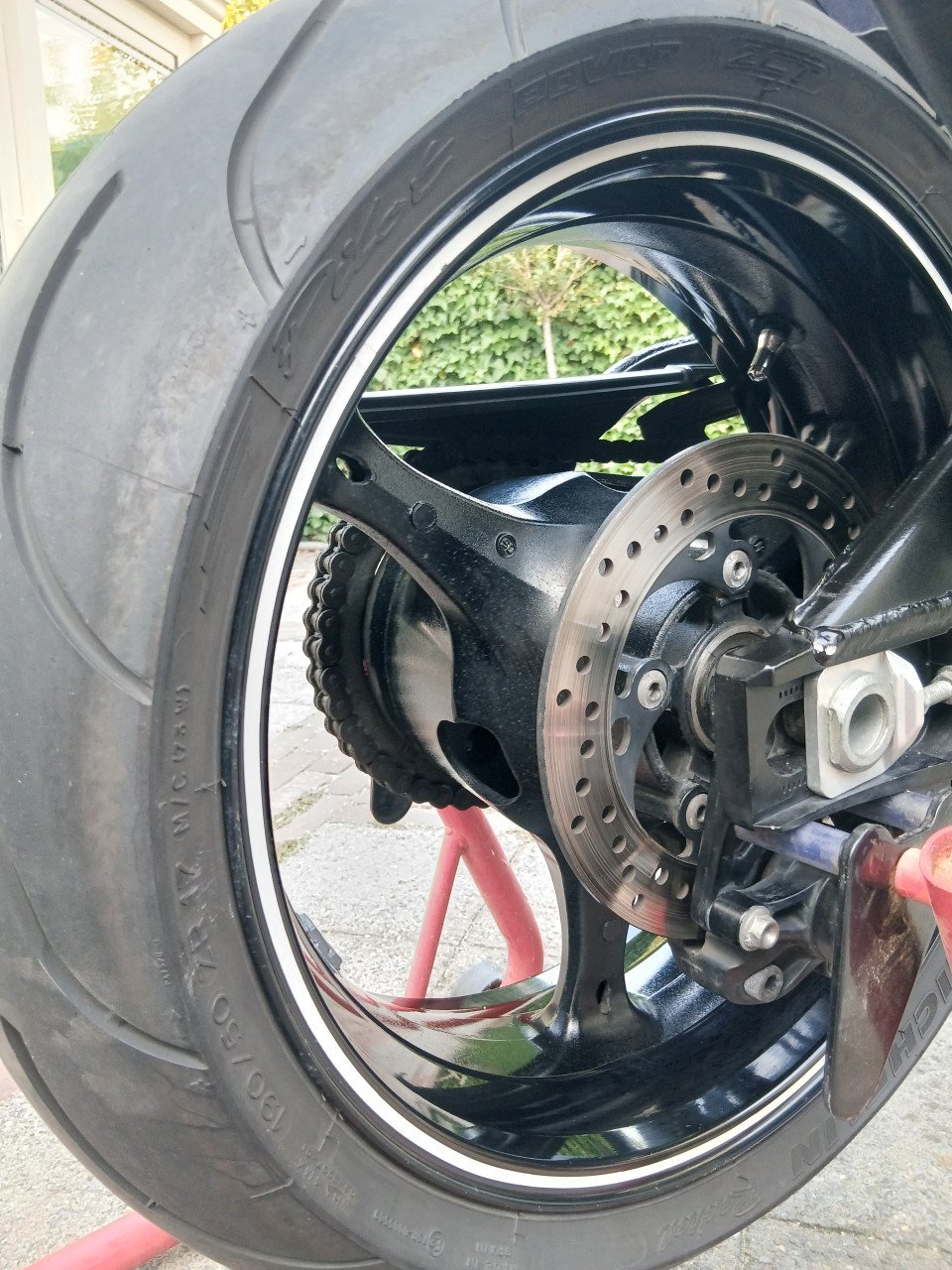 Suzuki gsx 1000 k5  gereserveerd